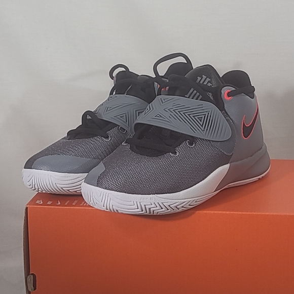 Kyrie fly trap 3 GS - Picture 3 of 8